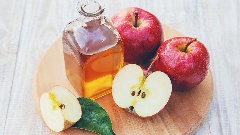 آسیب نادر کبدی مرتبط با سرکه سیب در بیمار 60 ساله