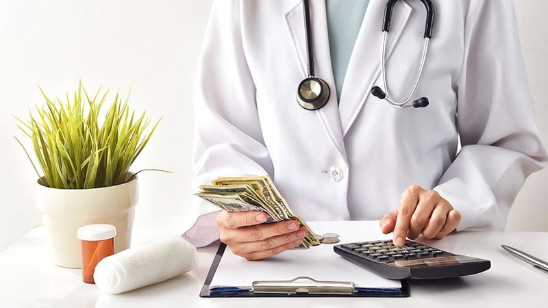 آیا در پرداخت‌های پزشکی بیش از حد هزینه می‌کنید؟ نکات مهم پزشکی برای صرفه‌جویی